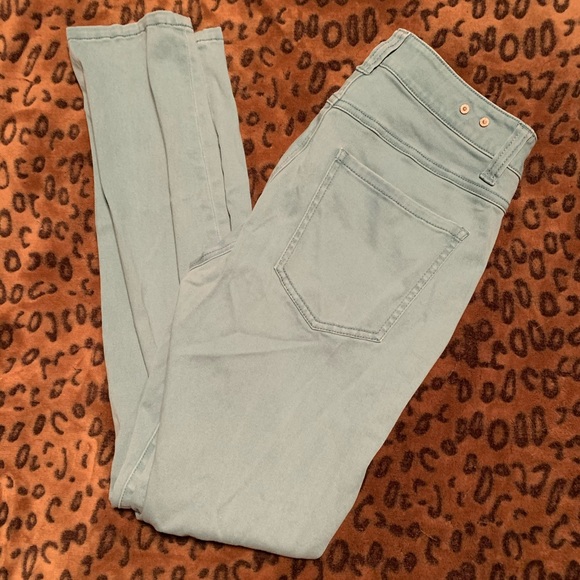 SOLD Cabi Tidal Curvy Skinny Jeans - Picture 6 of 9